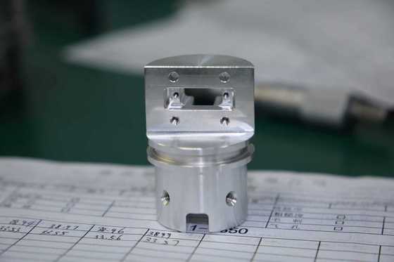Lower cartridge sleeve